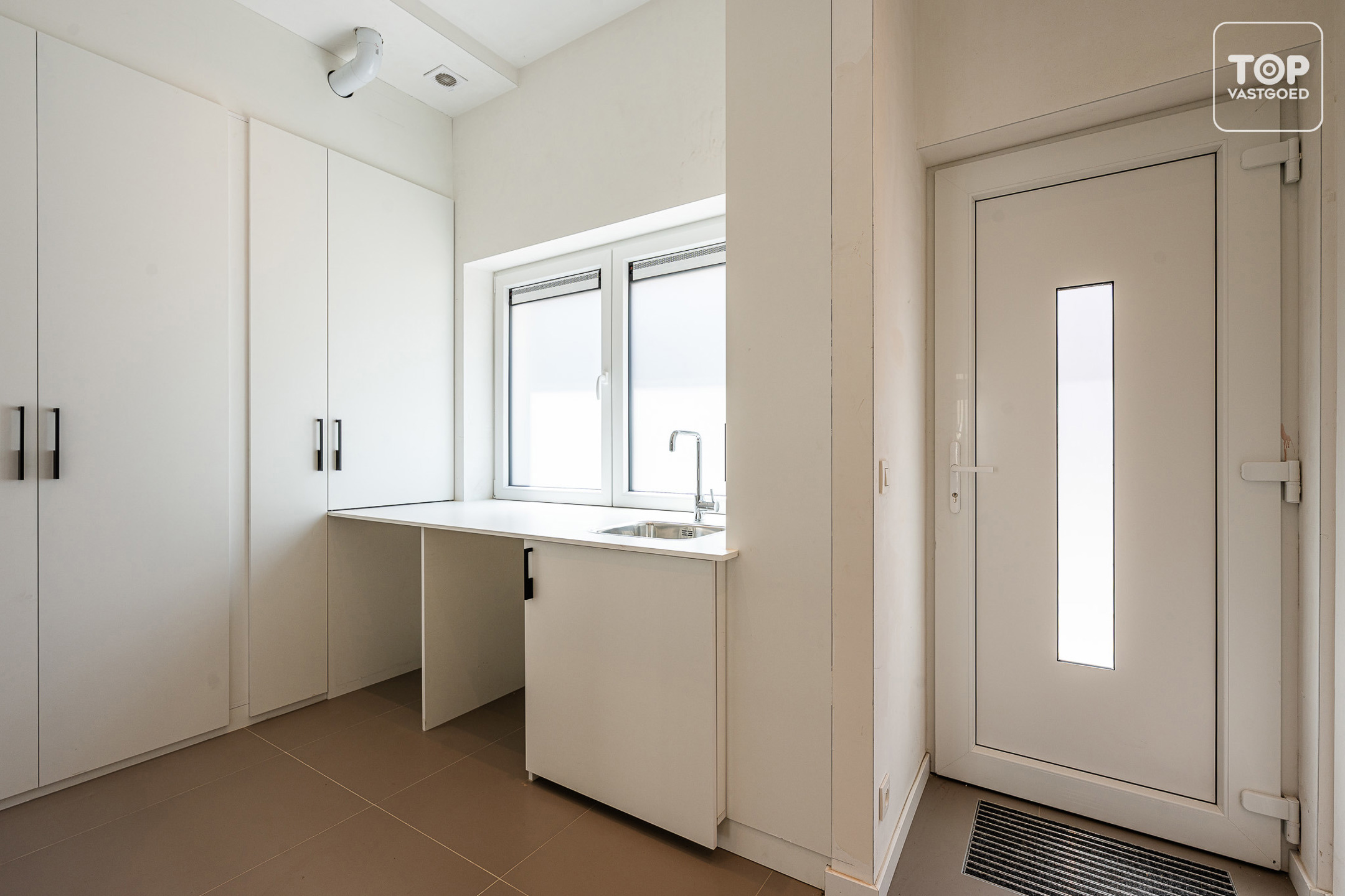 Totaal gerenoveerde woning (EPC A+) met 3 slaapkamers en tuin. - foto 4