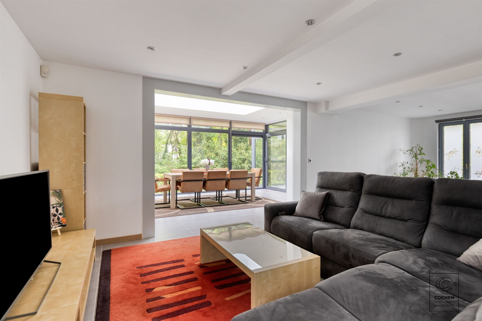 Charmante villa van 424 m² met 4 slpks, royale garage en tuin! - foto 4