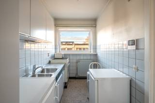 Dit verzorgd en instapklaar 2-slaapkamerappartement is rustig gelegen in de Pasteurlaan, op minder dan 500 meter van het centrum van Schoten...