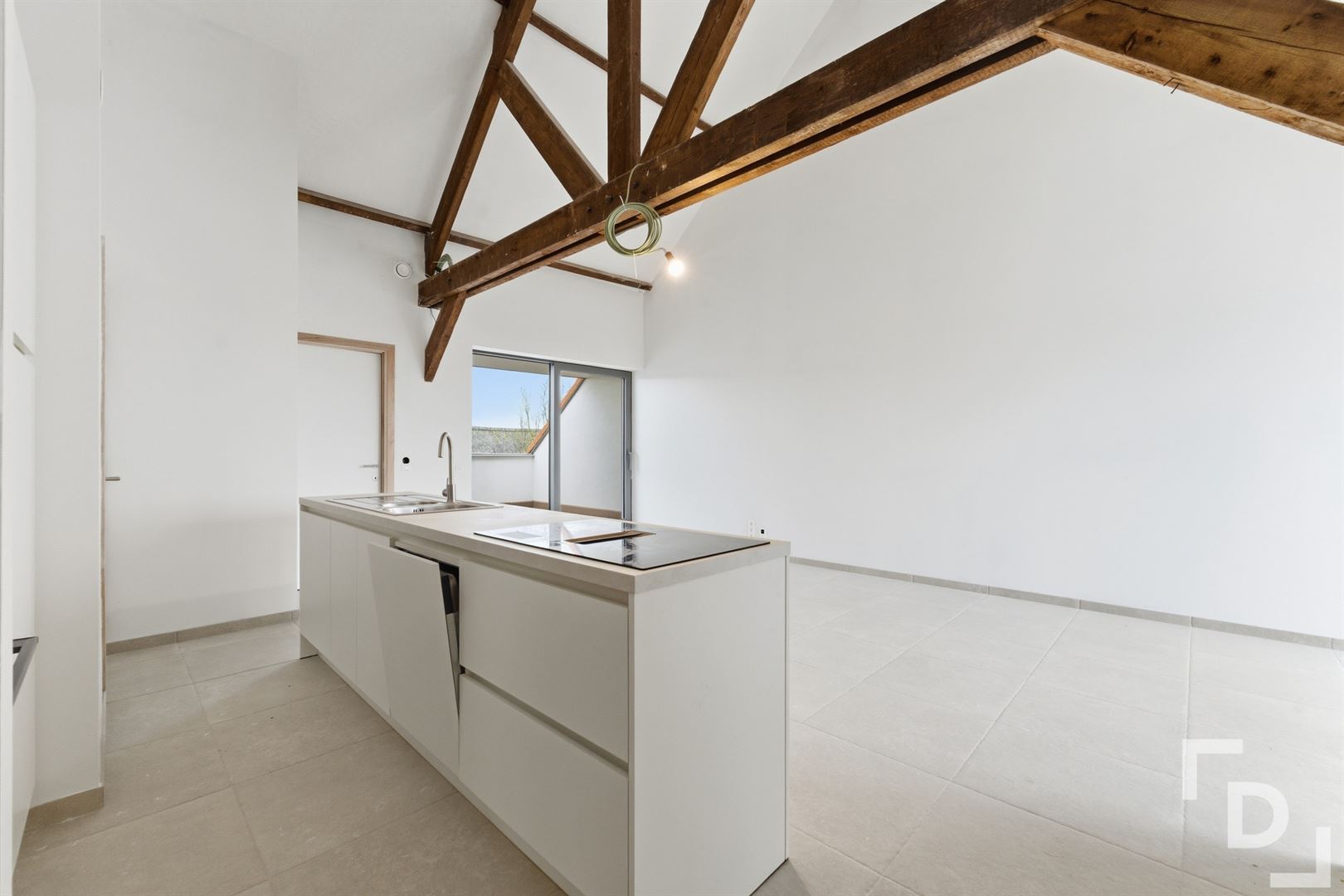 Nieuwbouwappartement met 2 terrassen te koop in centrum Ieper. - foto 5