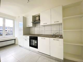 Dit recent gerenoveerde appartement met 2 slaapkamers en een gezellig terras, is centraal gelegen in Deurne in de nabijheid van invalswegen,...