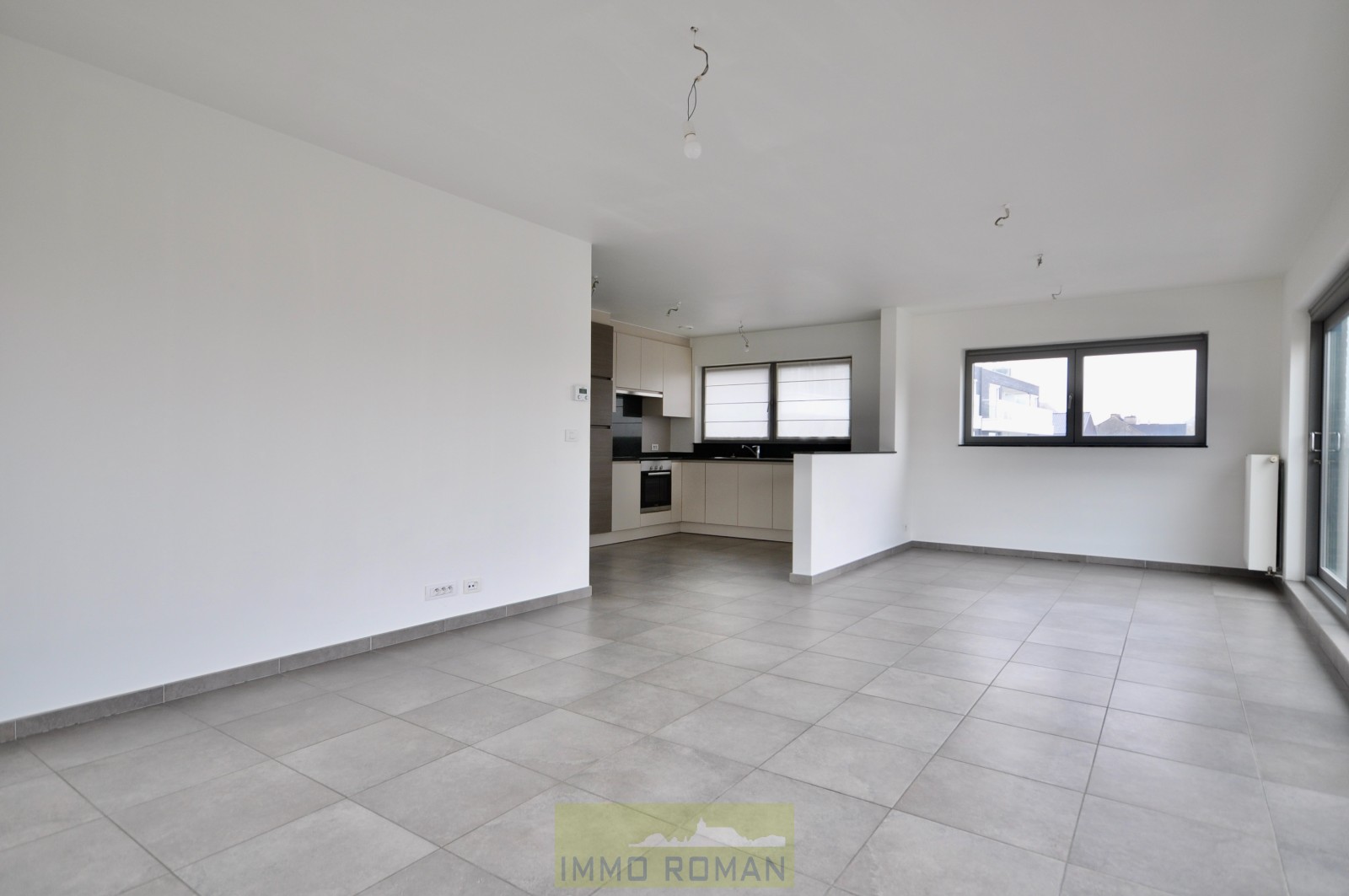 Lichtrijk appartement met 2 slaapkamers in het centrum Kluisbergen, deelgemeente Berchem. - foto 3