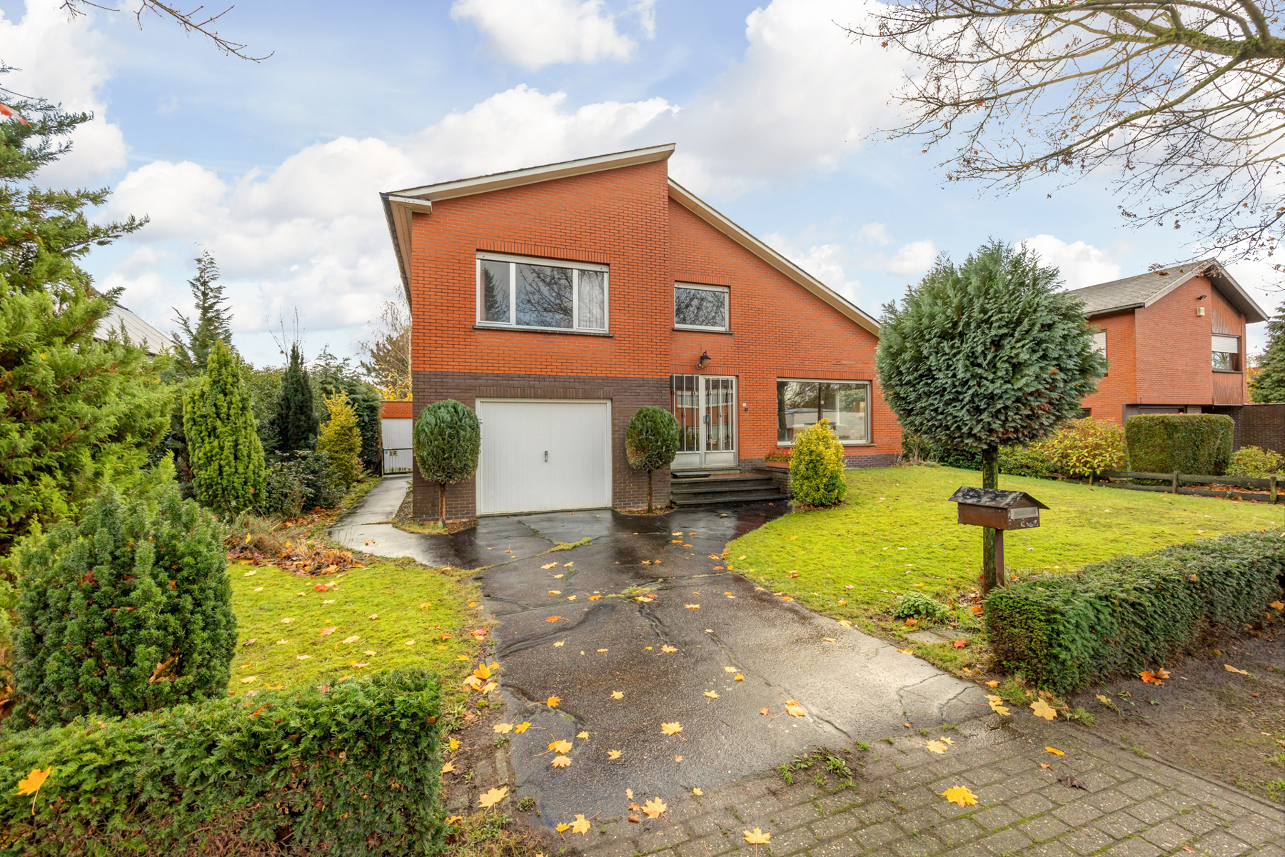 Op te frissen woning met leuke tuin - foto 1