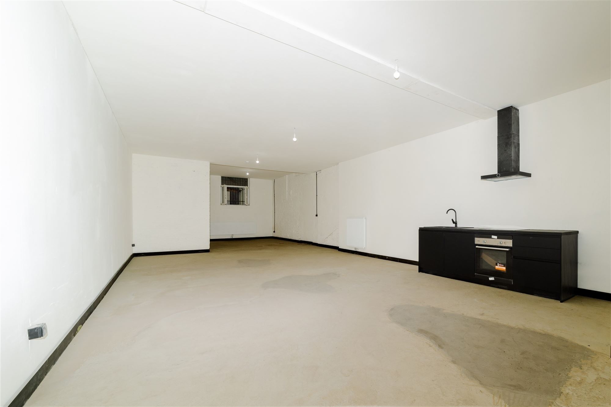 Gelijkvloers atelier - verhuurd aan 6.12% netto rendement - foto 4