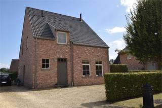 TE KOOP in Ronse Ninoofsesteenweg 496 ( lot 5 )Mooie verkaveling voor het bouwen van een open bebouwing nabij het centrum van Ronse.lot 5 Opp. : +/-...