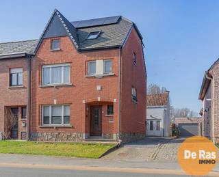 HELDERGEM - Gezellige woning met tuin, weide en stallenEERSTE BEZOEKDAG ZATERDAG 28 MAART VAN 09u TOT 13u (ENKEL OP AFSPRAAK !)Deze halfopen woning,...