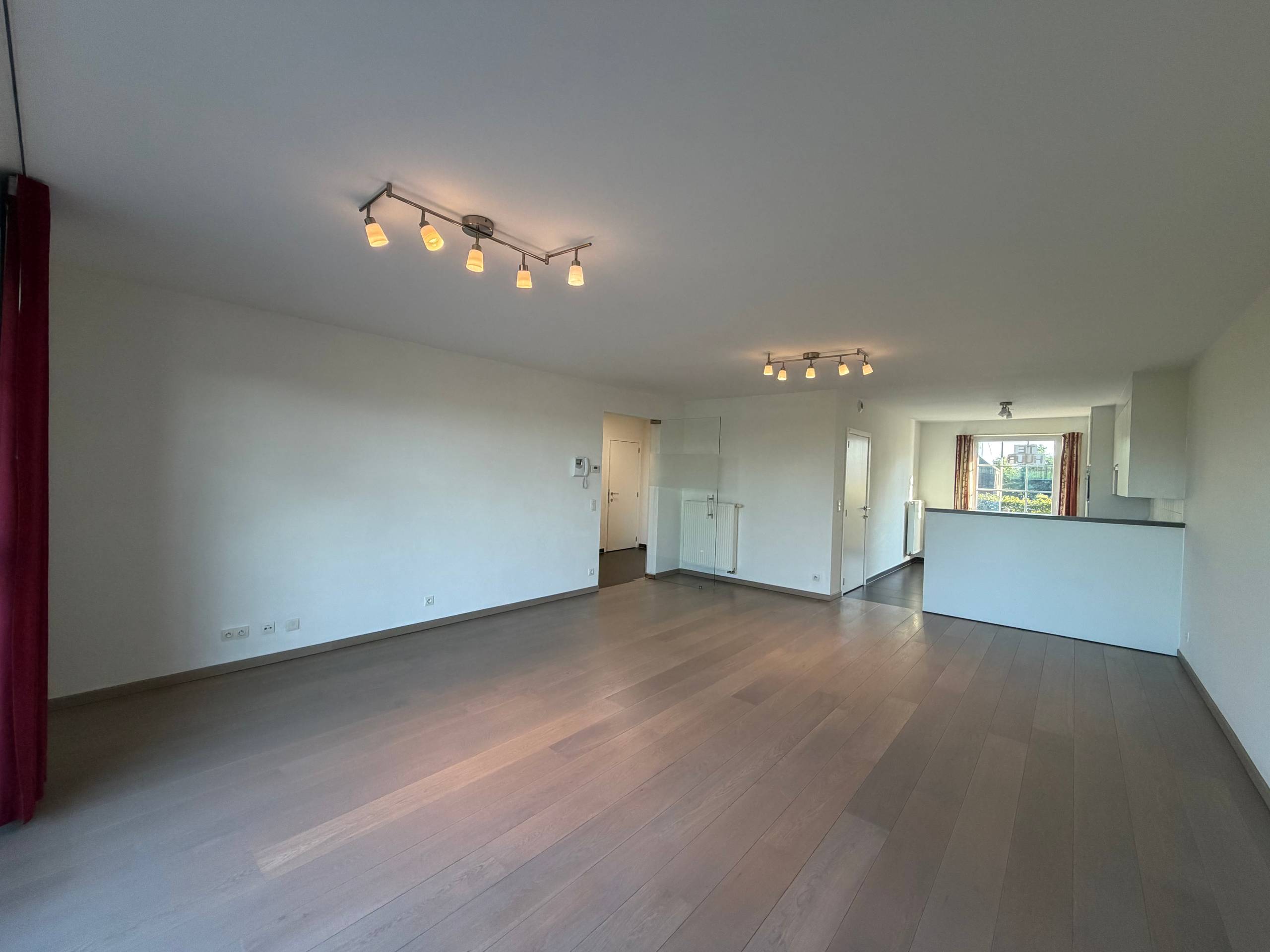 Instapklaar appartement met twee slaapkamers en garage - foto 4