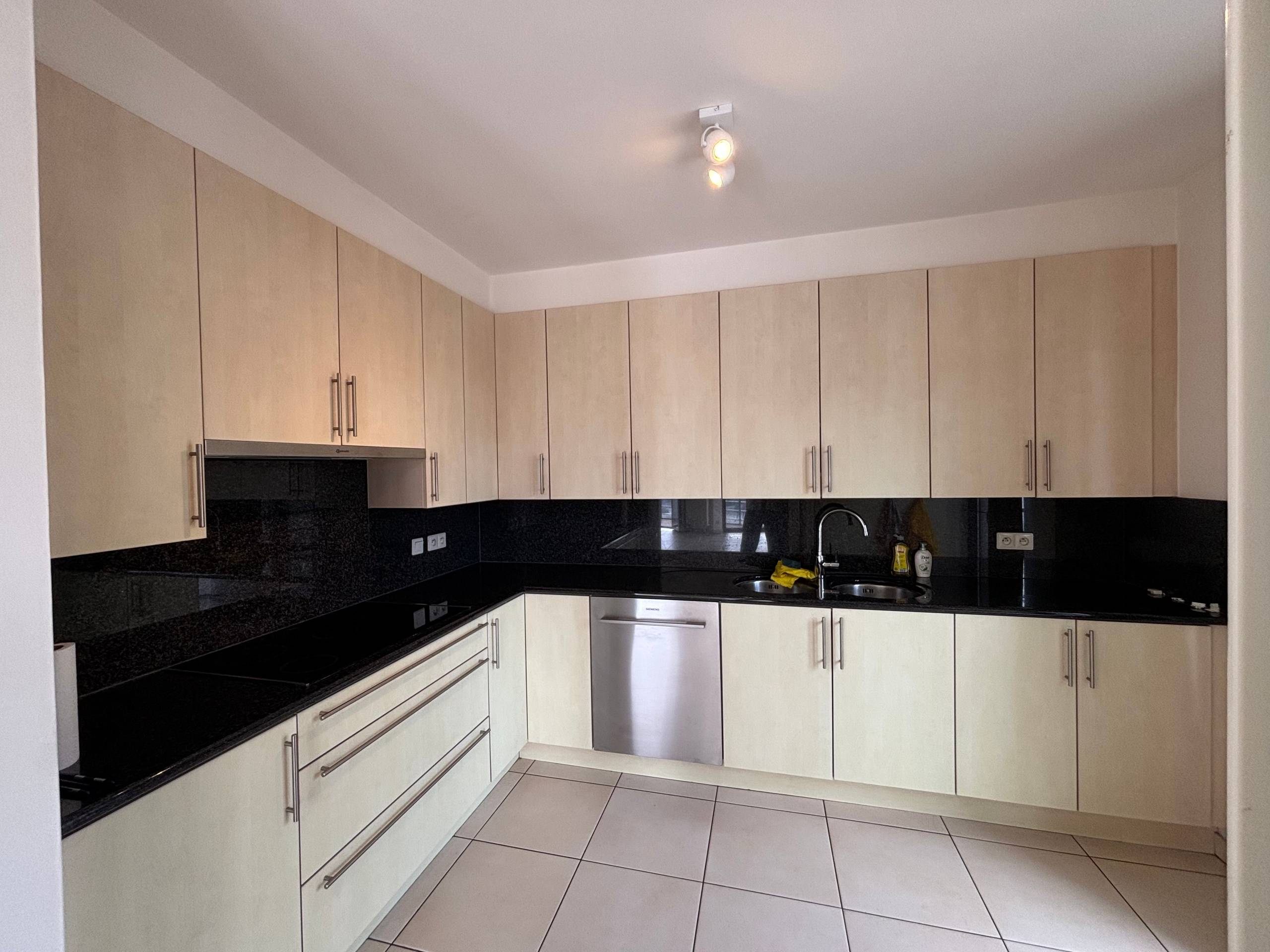 Uiterst centraal gelegen drieslaapkamerappartement te Blankenberge - foto 5