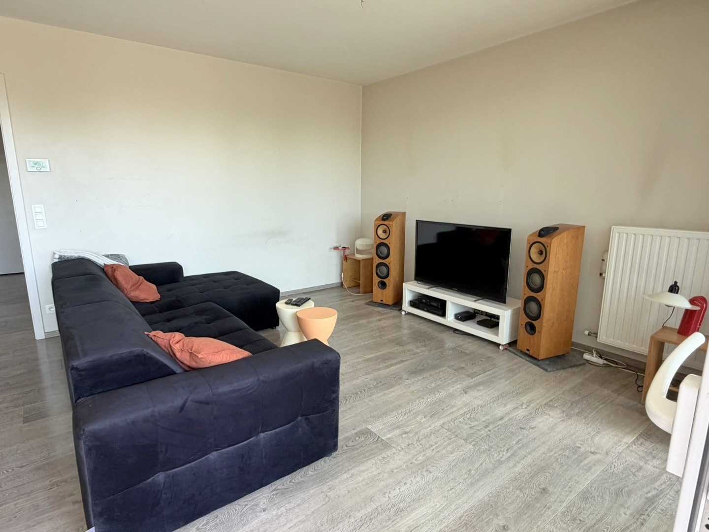 Ruim appartement met 2 slpk, kelder en autostaanplaats - foto 5