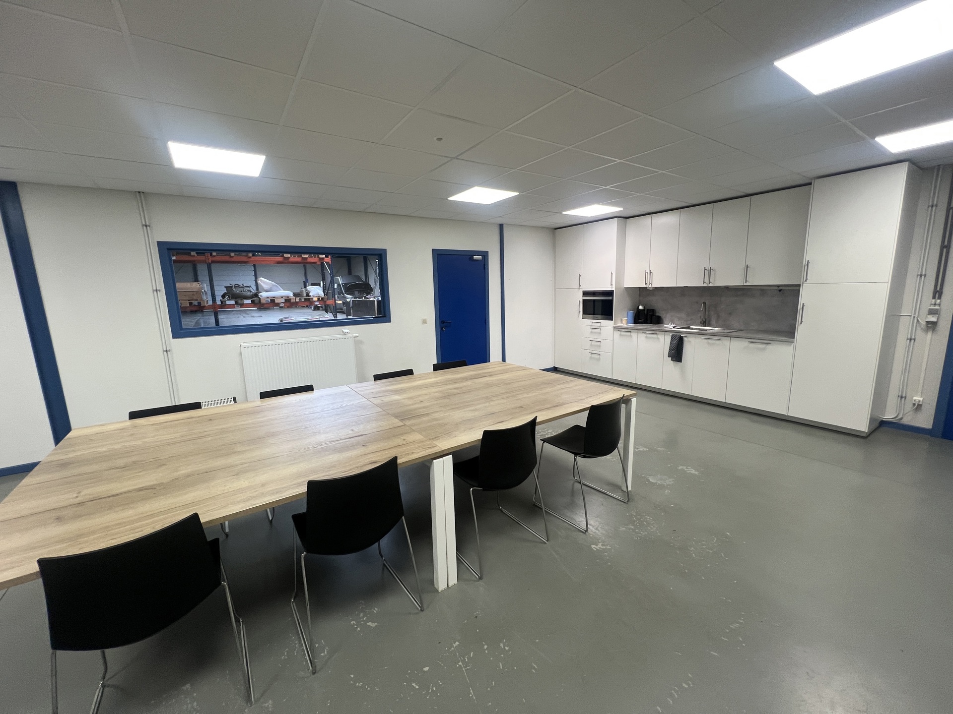 Bedrijfsgebouw met verhard buitenterrein         - foto 5