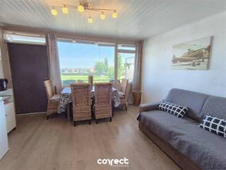 Op amper 800m van het strand en de zee en vlakbij het commerciële centrum van De Haan, vindt u dit appartement met 1 slaapkamer. Met zijn...