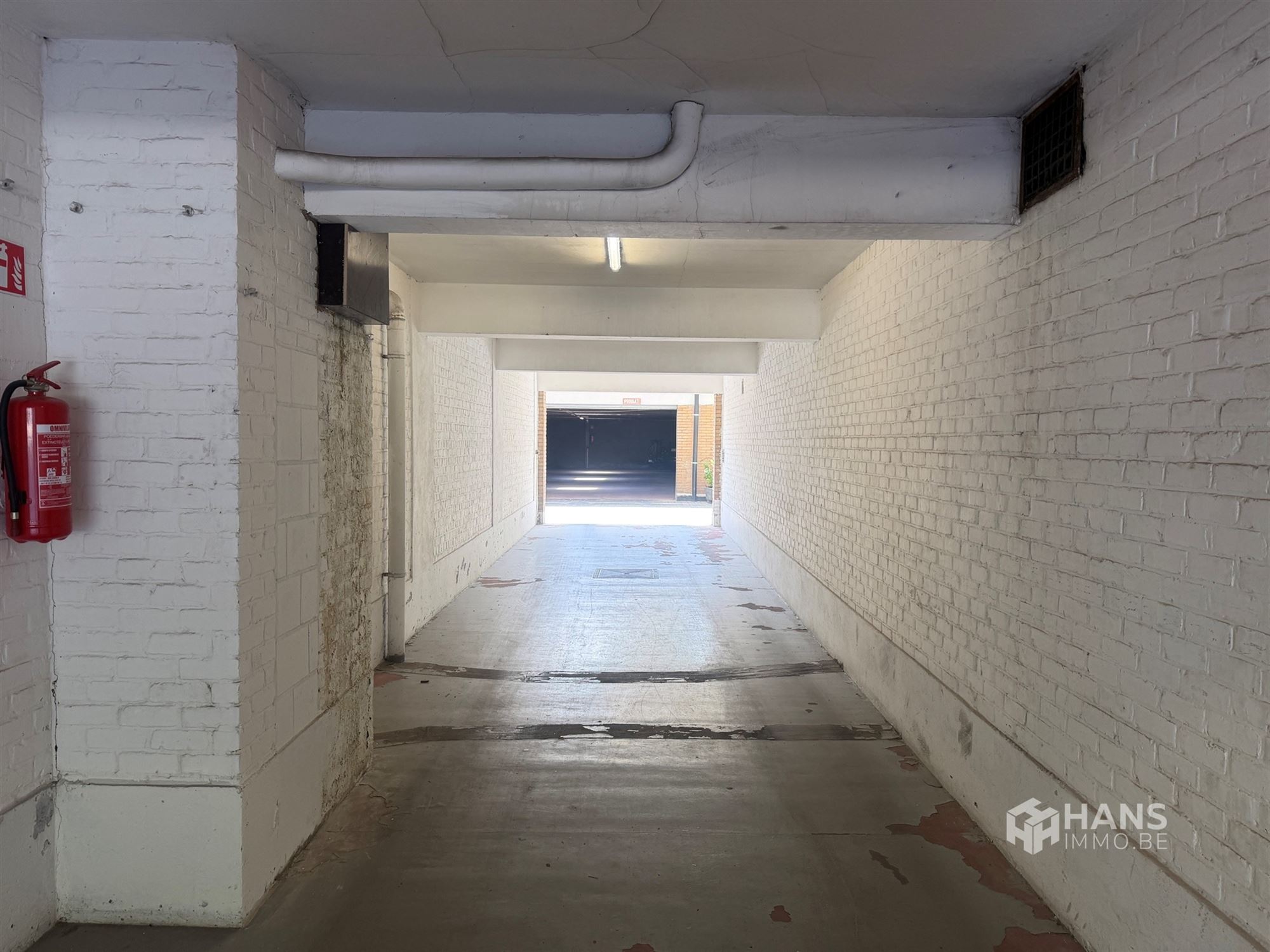 Overdekte autostaanplaats te koop in de Van Eycklei 42, 2018 Antwerpen - foto 2