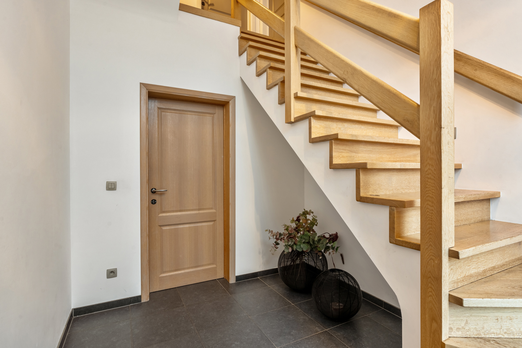 Huis te koop in Genk met 5 slaapkamers - foto 2