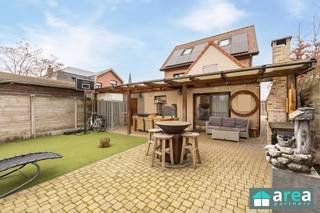 Charmante open bebouwing gelegen in het mooie Sint-Jozef Rijkevorsel! Dit is een ideale gezinswoning die comfort en functionaliteit...