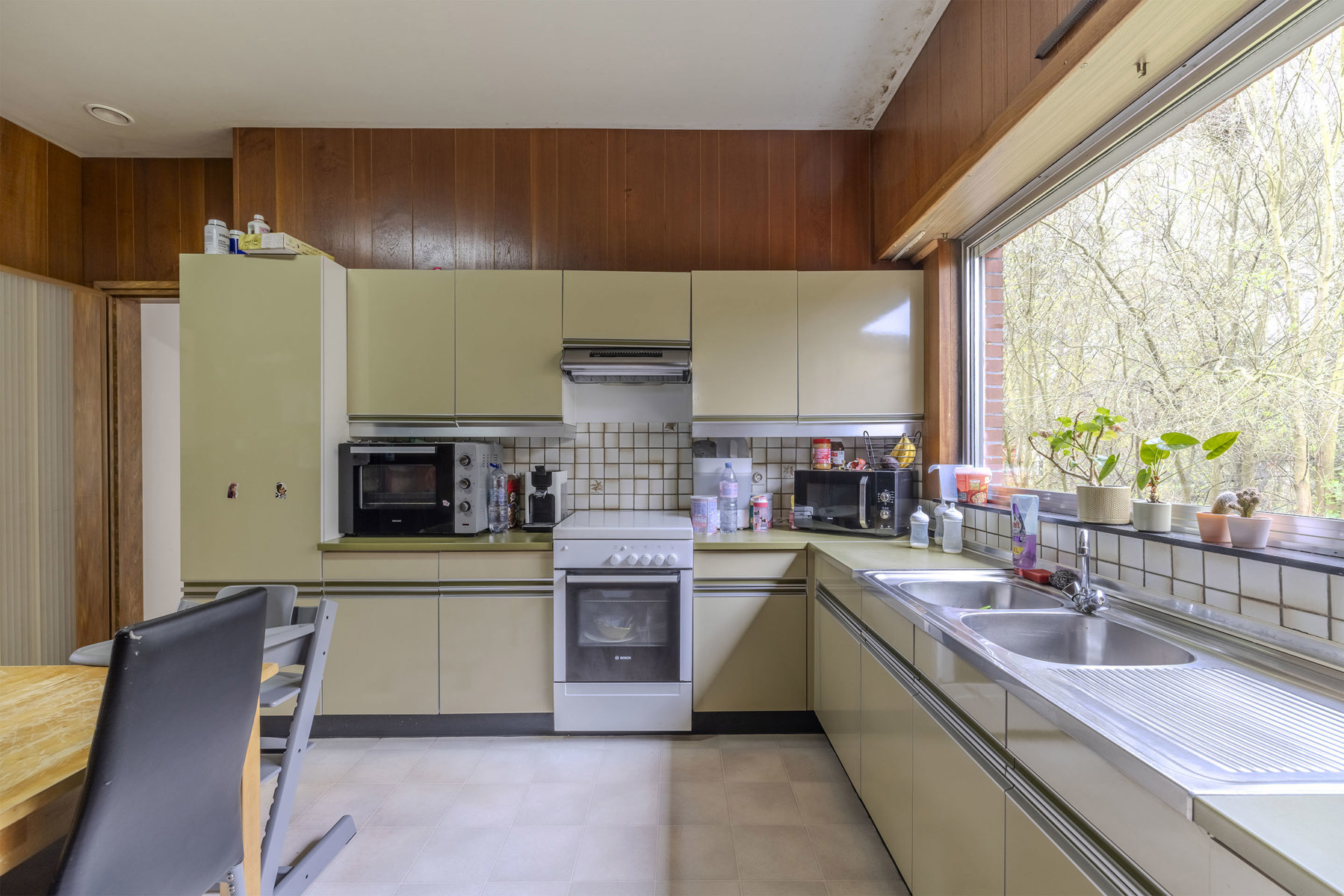 Rustig gelegen te renoveren woning met 2 slp op mooi perceel - foto 3