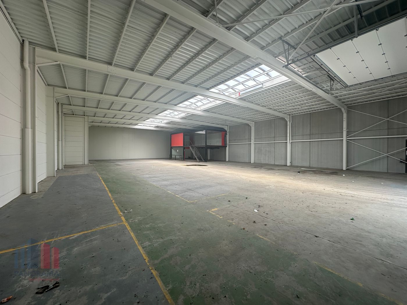 749 m² KMO-unit te koop naast E17 - foto 2