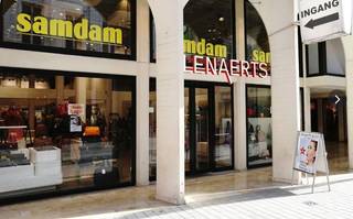 Dit ruime handelspand is uitstekend gelegen aan de Bruul, dé belangrijkste winkelstraat van Mechelen, met bovendien extra zichtbaarheid in...