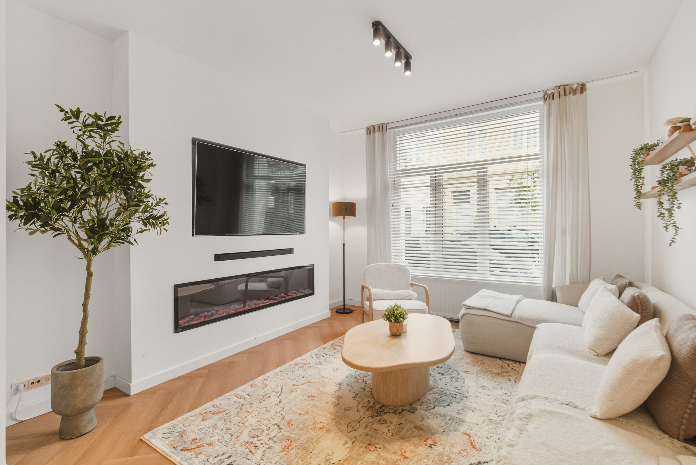 House for sale in Antwerp with 5 bedrooms - photo 2