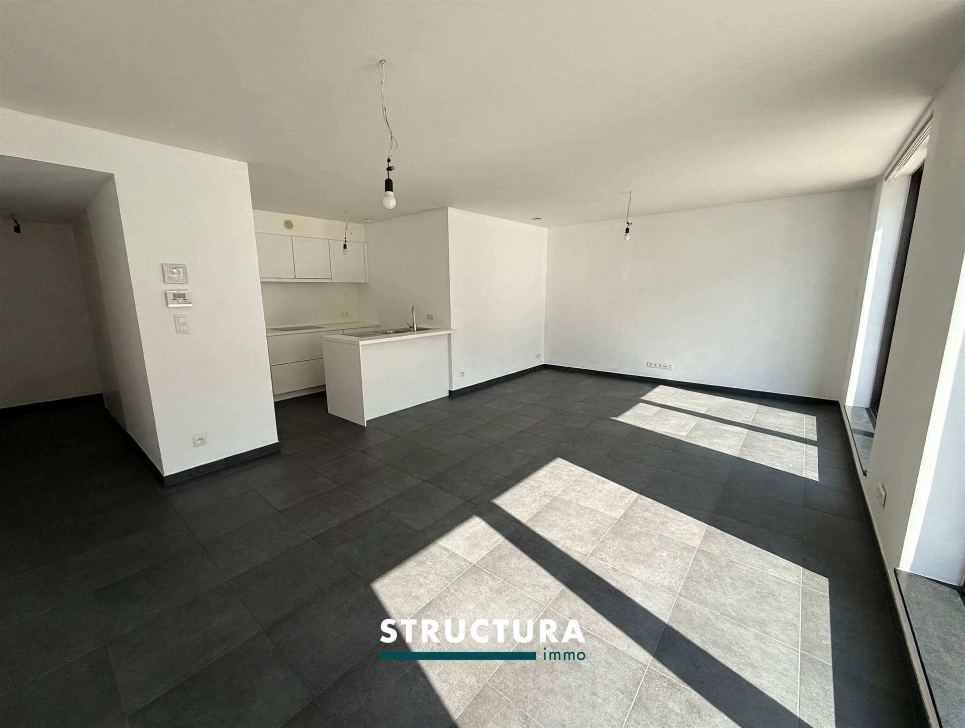 Appartement + emplacement avec terrasse au centre - photo 3