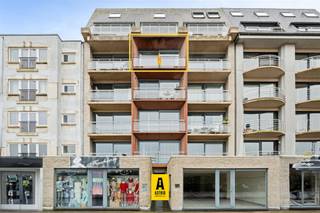 Ontdek deze instapklare en verrassend ruime studio met aparte slaaphoek, gelegen op de vierde verdieping van een kleinschalige en perfect...