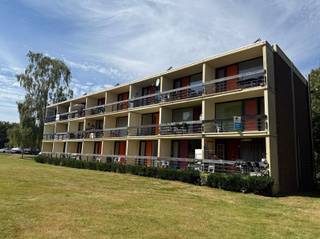 TE KOOP: Vakantie-appartement met 1 slaapkamer in Kelmis!In een rustig en groen vakantiepark in Kelmis, op korte afstand van het Drielandenpunt...