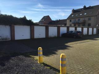 Bovengrondse garagebox te koop! Geen elektriciteit voorzien in de garageboxen. Huurgarantie verzekerd! Prima investering!! Voor meer informatie...