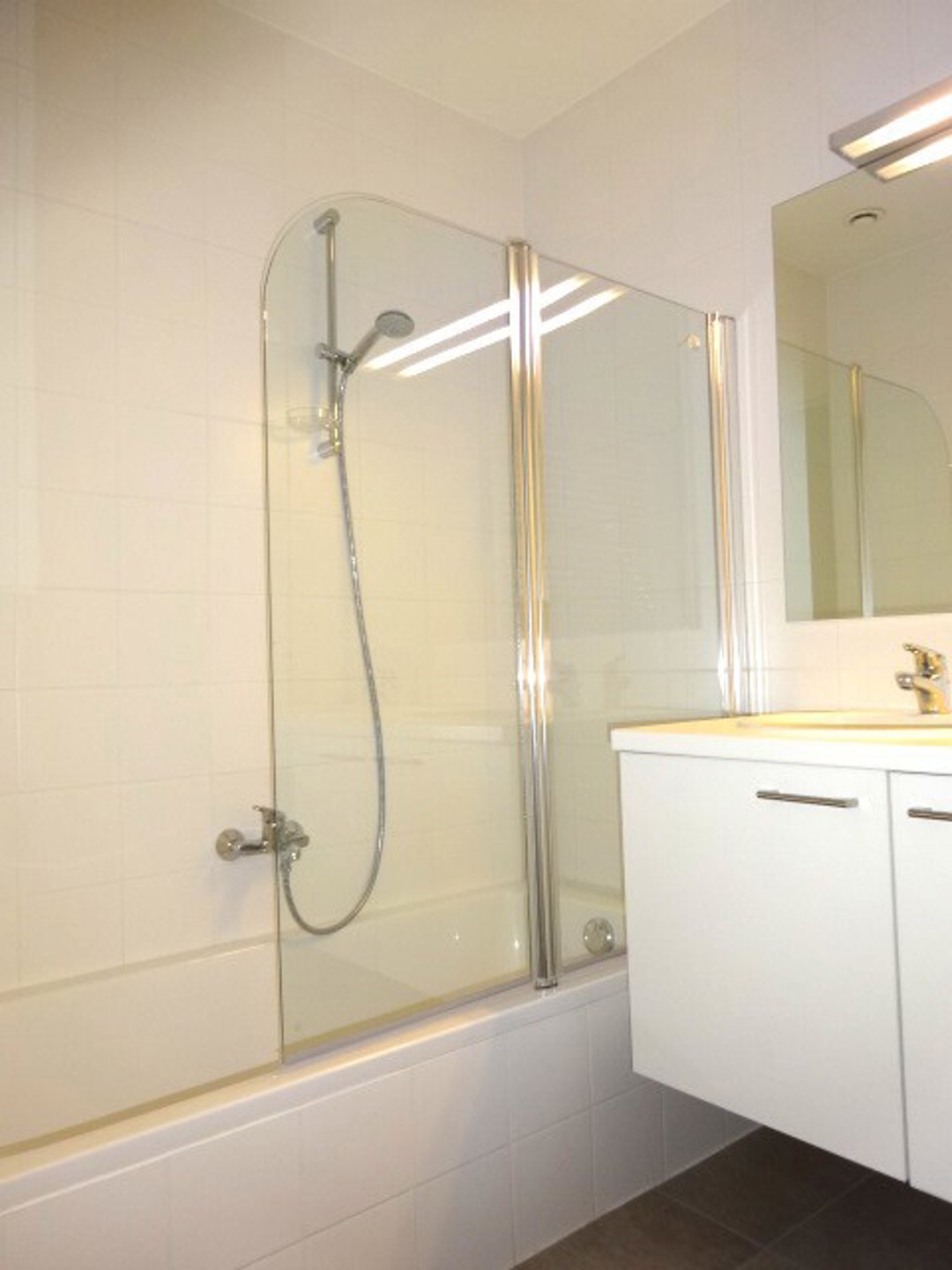 Apartment for rent in Merelbeke with 2 bedrooms - photo 5