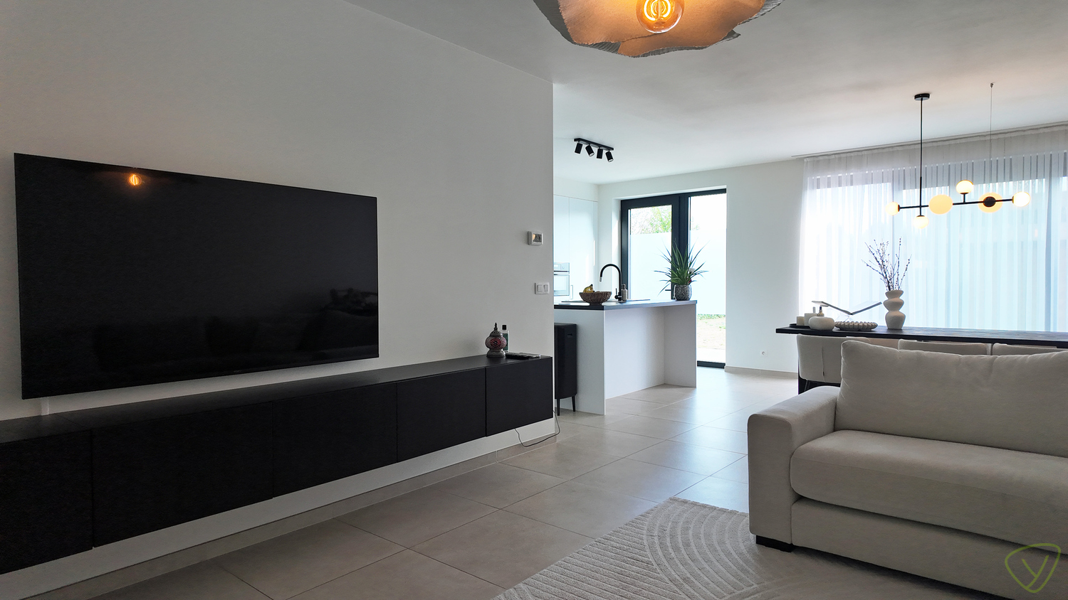 Halfopen prachtig afgewerkte woning vlakbij het centrum van Eeklo - foto 3