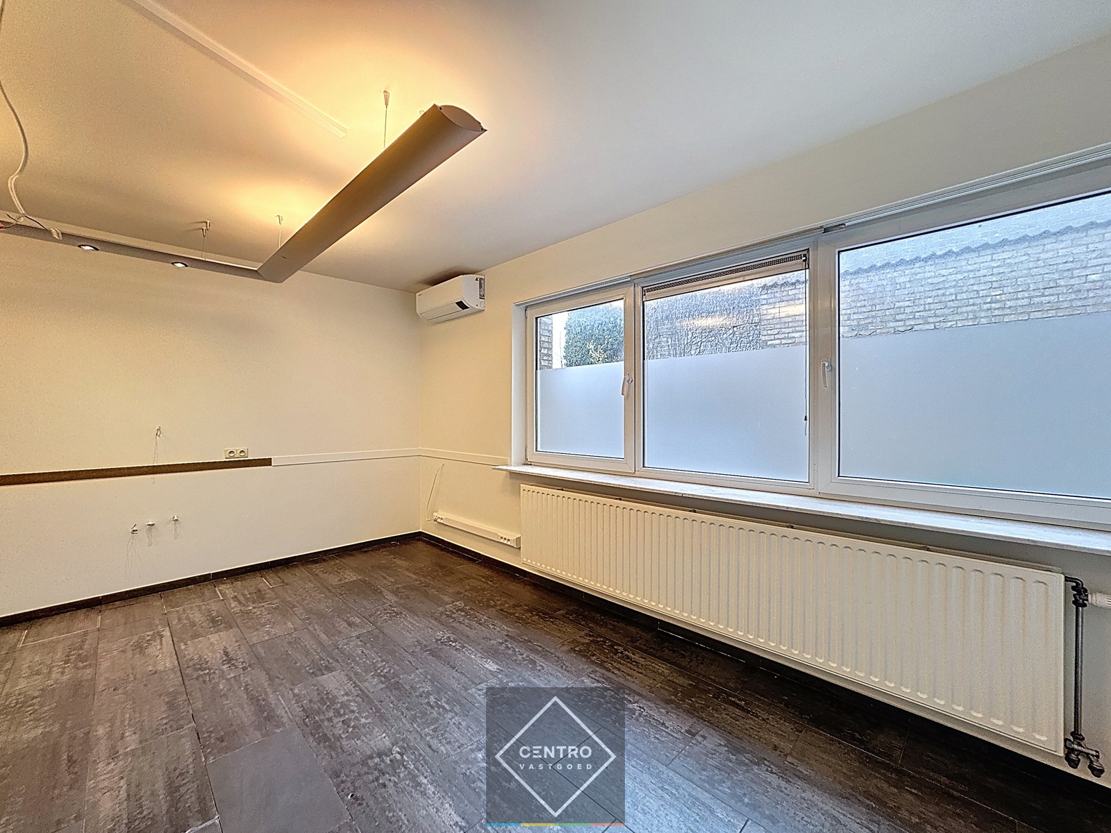 Commercieel gelegen handelspand met inpandige garage! - foto 5