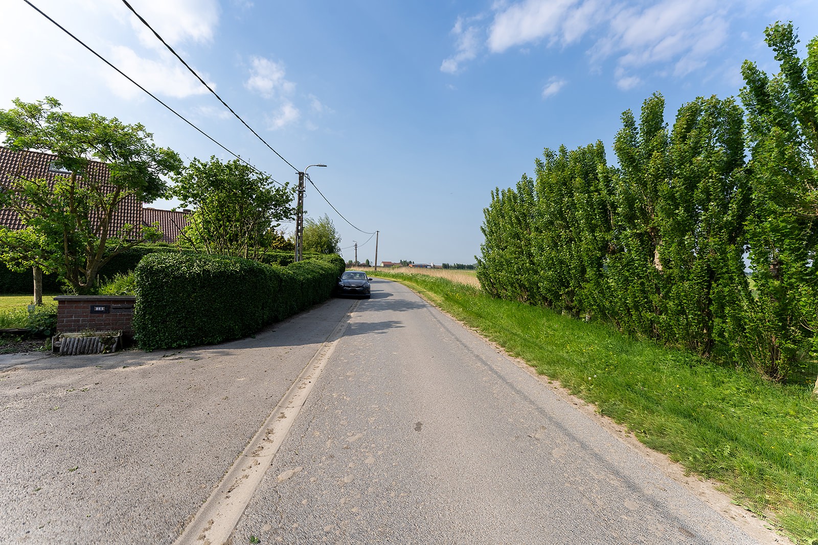 Zeer ruime woning op een perceel van 1000m² met dubbele garage in het landelijke Houtave. - foto 4