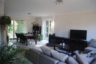 Prachtig landhuis te huur op ruim perceelDit charmante landhuis is gelegen op een perceel van meer dan 3.000 m² en biedt ruimte, comfort en natuur in...