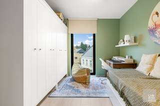 INDELING:The flat is located on the 2nd floor and has a private entrance hall with cloakroom and guest toilet, open kitchen, living space with...