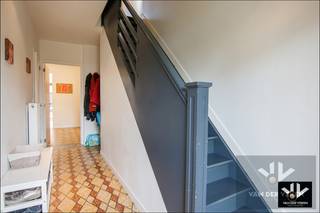 HALFOPEN WONING IN RUSTIGE OMGEVING TOFFE GEZINSWONING