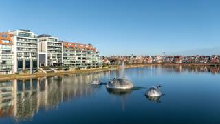 Exceptional apartment located in the renowned residence and hotel “La Réserve – La Rive”, enjoying a frontal view of Lake Zegemeer. The apartment...