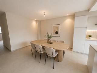 <p>Gelijkvloers nieuwbouw-appartement gelegen te Wakken vlakbij diverse winkels (slager, bakker, …), openbaar vervoer, centrum Wakken en steden zoals Waregem, Tielt, …</p>
<p>Het appartement is gelegen op wandelafstand van het Provinciedomein “Baliekouter” met verschillende wandelroutes, …</p>
<p>Daarnaast is er een vlotte verbinding naar autosnelwegen richting GENT-KORTRIJK-ROESELARE-BRUGGE.</p>
<p>Er werd gebruik gemaakt van kwaliteitsvolle materialen + stijlvolle inrichting.</p>
<p>Indeling:</p>
<ul>
<li>Lichtrijke leefruimte met open, ingerichte keuken</li>
<li>Apart toilet</li>
<li>Aparte berging/wasruimte</li>
<li>Badkamer uitgerust met badkamermeubel &amp; douche</li>
<li>Ruime slaapkamer</li>
<li>Bureau/dressing</li>
<li>Zonnig terras met tuingedeelte</li>
</ul>
<p>Algemene info:</p>
<ul>
<li>E-peil: < 30</li>
<li>Oppervlakte appartement: +/- 76 m²</li>
<li>appartement werd volledig geschilderd + voorzien van lichtarmaturen</li>
<li>bepaalde beelden zijn digitaal geoptimaliseerd/virtueel ingericht, elementen kunnen licht afwijken van de realiteit. Voor een correcte weergave verwijzen wij naar een plaatsbezoek.</li>
</ul>
<ul>
<li><u>maandelijkse provisie gemeenschappelijke lasten: € 60</u></li>
<li>maandelijkse huurprijs carport + afzonderlijke berging: € 85</li>
<li>vrij vanaf 01/08/2026</li>
</ul>
<p>Indien u bijkomende info of een bezoek wenst, contacteer IMMO-DEAL BV op 0486 72 70 73</p>