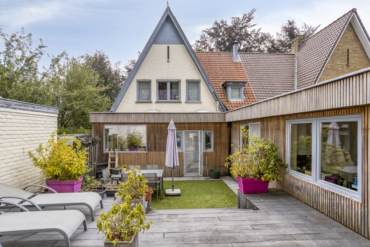 Des locaux commerciaux polyvalents avec une maison ! - photo 1