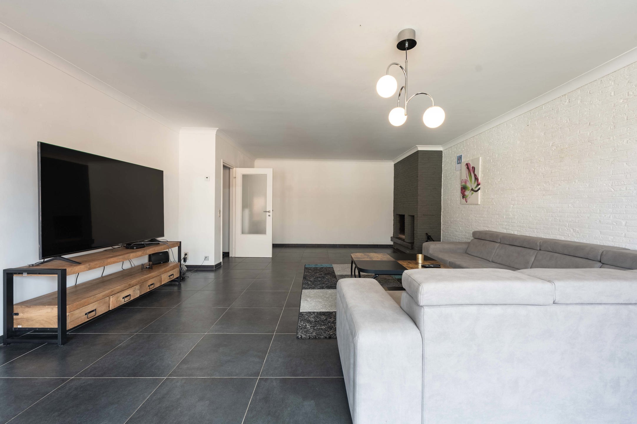 Ruim 3 slaapkamer appartement in gezellige dorpskern - foto 4