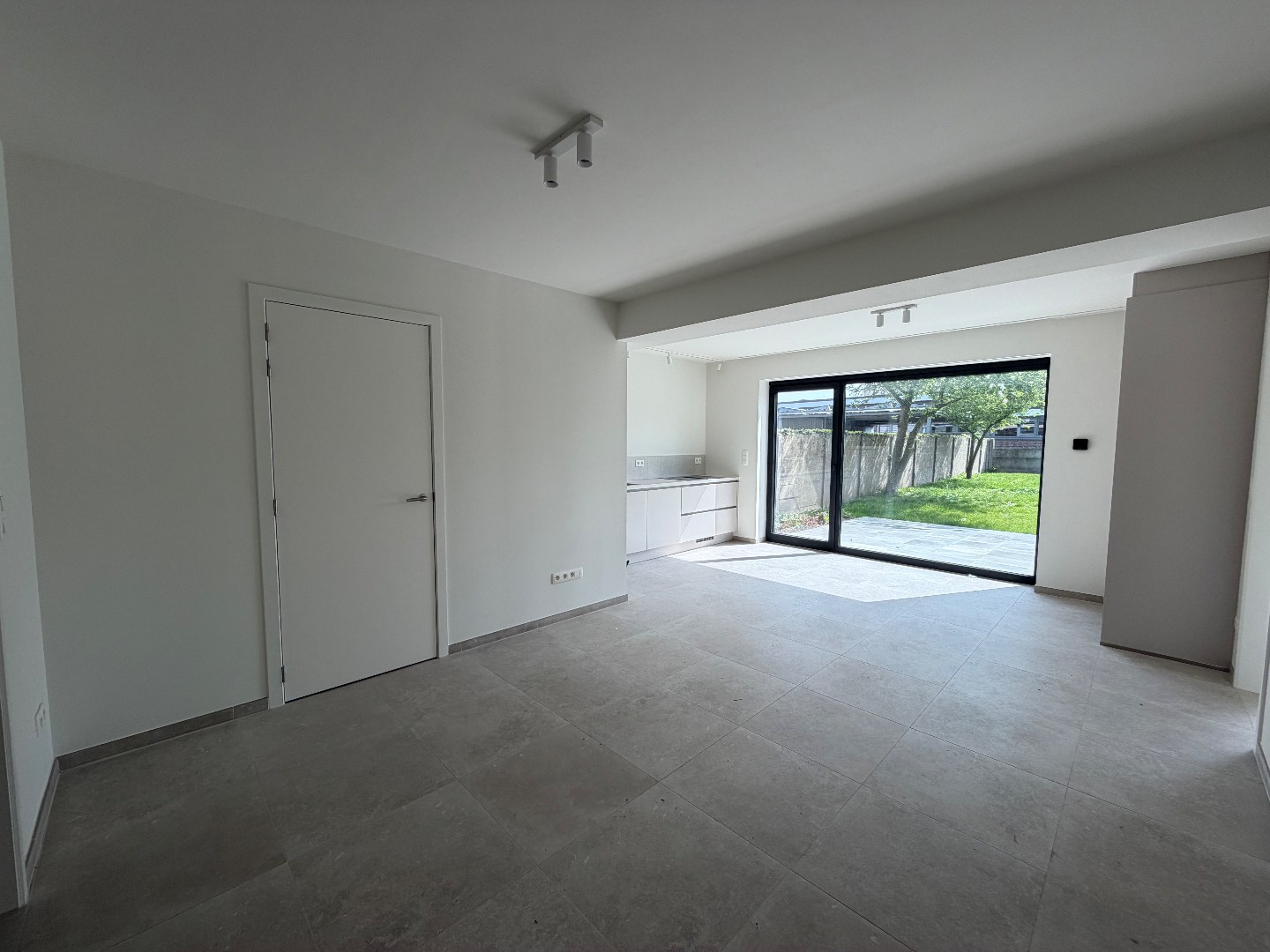 Nieuwbouw gelijkvloers appartement met 2 slaapkamers te huur in centrum Geel! - foto 4