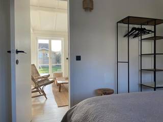 Bienvenue dans cette magnifique maison de vacances rénovée (2025) située dans le parc de vacances Zeewind 1 à Bredene.Cette charmante maison de plage...