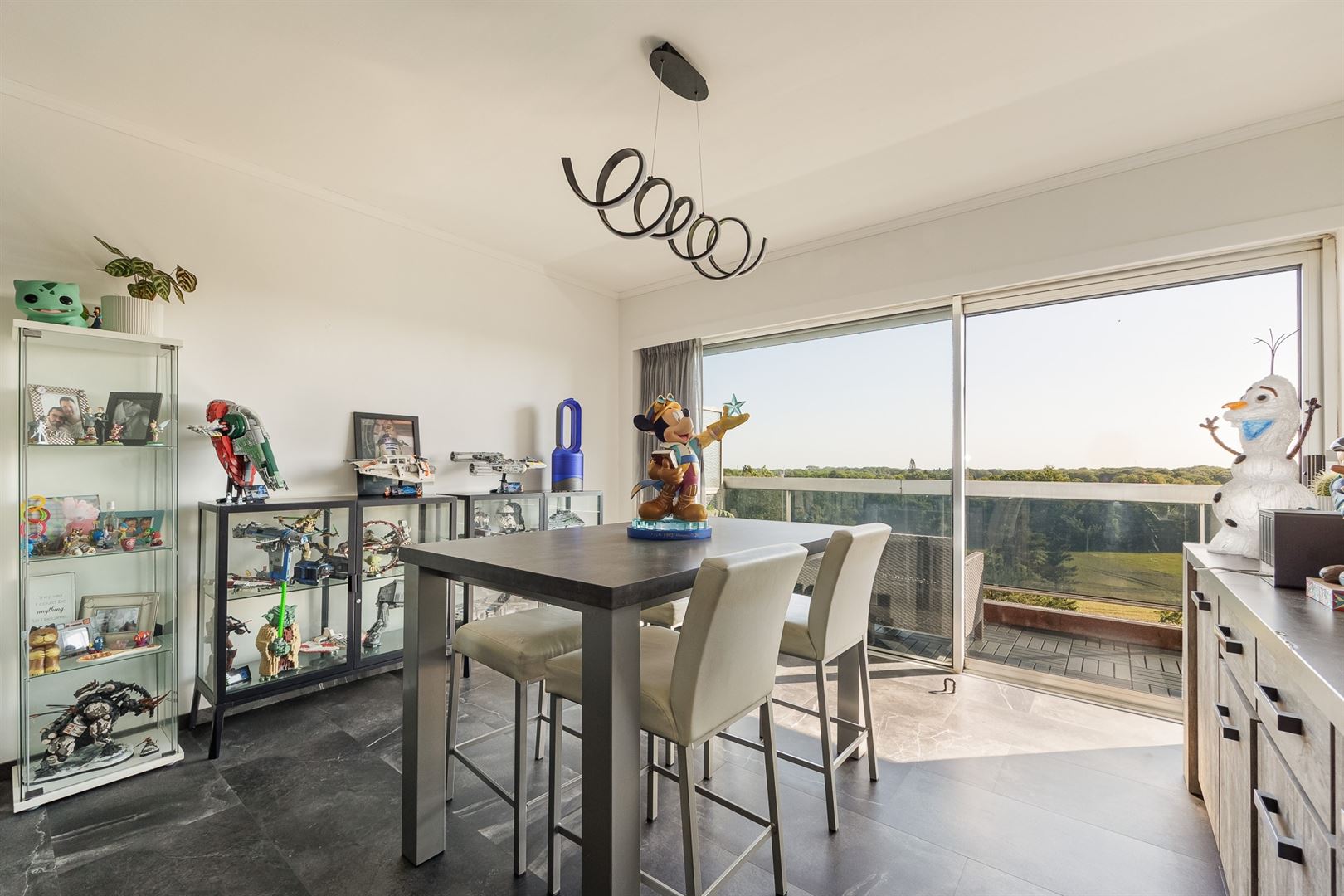Lichtrijk appartement met panoramisch uitzicht en autostaanplaats - foto 4