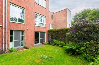 Aan de gegeerde Prins Alexanderlaan in de Oosterverldwijk, op een steenworp van Park Den Brandt en het Middelheim, bevindt zich deze solide woning...