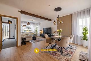 Halfopen bebouwing met 3 slaapkamers, 2 badkamers en zonnige tuin te koop in Stekene!<br /><br />In de Oost-Eindeken 64 te Stekene vindt u deze charmante halfopen bebouwing uit 1954, die sinds 2023 gedeeltelijk werd gerenoveerd. De woning beschikt over een gunstig EPC-label C, 12 zonnepanelen, 3 slaapkamers, 2 badkamers en een mooie tuin op een perceel van 690 m².<br /><br />Troeven:<br />- Halfopen bebouwing<br />- 3 slaapkamers<br />- 2 badkamers<br />- EPC-label C<br />- 12 zonnepanelen<br />- Garage + 3 parkeerplaatsen<br />- Perceel van 690 m²<br />- Gedeeltelijk gerenoveerd sinds 2023<br /><br />Indeling:<br />Via de inkomhal komt u in de ruime leefruimte met veel lichtinval. Aansluitend bevindt zich de keuken, die directe toegang geeft tot de gelijkvloerse badkamer en het buitenterras. Zowel vanuit de keuken als de leefruimte heeft u een mooi zicht op de tuin.<br />Op de eerste verdieping bevinden zich 2 slaapkamers en een vernieuwde badkamer. Via een vaste trap bereikt u de tweede verdieping, waar de 3de slaapkamer is ingericht. Buiten geniet u van een grote zonnige tuin, een garage en meerdere parkeerplaatsen. Achteraan de woning zijn er nog 2 buitenstaanplaatsen voorzien en vooraan is er plaats voor een extra wagen.<br /><br />Bezoekdag op vrijdag 22 mei van 17u tot 19u – enkel op afspraak!<br />Bel 0470 89 18 34 of mail naar dario@immomamo.be