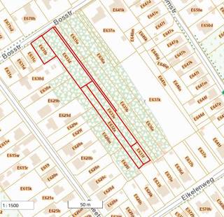 Deze 2 bouwgronden voor open bebouwing en achterliggende gronden zijn gelegen in de rustige bosrijke villabuurt op de Bosstraat te Lanaken! Deze gronden zijn gelegen op een toplocatie vlakbij het natuurgebied “Nationaal park Hoge Kempen”. Het centrum van Lanaken met zijn winkels, scholen, horeca, enz…zijn gelegen op fietsafstand. Eveneens zijn de omliggende steden zoals Maastricht, Maasmechelen, Genk en de E314 vlot bereikbaar. <br /><br />Deze VERKOOP bestaat uit 6 percelen :<br />-Perceel E631b : 664 m² - perceelbreedte ca. 18,20 m perceeldiepte ca. 35m<br />-Perceel E633d + E634b : 2.424 m² - perceelbreedte ca. 21,14 m .<br />-Perceel E632a : 1.188 m²<br />-Perceel E633e : 950 m² <br />-Perceel E633f : 315 m² <br />Totale oppervlakte van alle percelen samen is 5.541 m².<br /><br />Voor de percelen E631b + E633d zijn de bouwvoorschriften (zie bijlage) BPA Heide I van toepassing. <br />1 bouwlaag (1Z): kroonlijsthoogte tussen 3,00 m en 4,50 m, bouwdiepte 17,00 m.<br />Beide percelen zijn bebost en om hierop te bouwen zal de bouwheer een verplichte boscompensatie moeten betalen. <br /><br />Bij de ontwikkeling van perceel E631b kan de maximale bouwdiepte van 17,00 m op grafisch plan waarschijnlijk niet aangehouden worden omdat dan de achtertuinzone te beperkt wordt (achtertuinzone min. 8,00 m – 10,00 m tussen effectieve achtergevel en de achterste perceelgrens).<br /> <br />Deze 6 percelen zijn te koop in zijn totaliteit voor een totale prijs van 599.700,00 EUR.<br /><br />Bouw uw droomwoning op deze rustige en prachtige locatie in Lanaken!<br /><br />U kan ons vrijblijvend contacteren op het nummer 089/71.04.40 of via mail naar info@immonulens.be