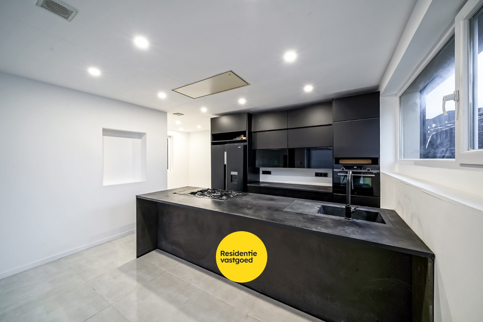 Recent gerenoveerde hoekwoning met garage, koer én dakterras in Stene - foto 5