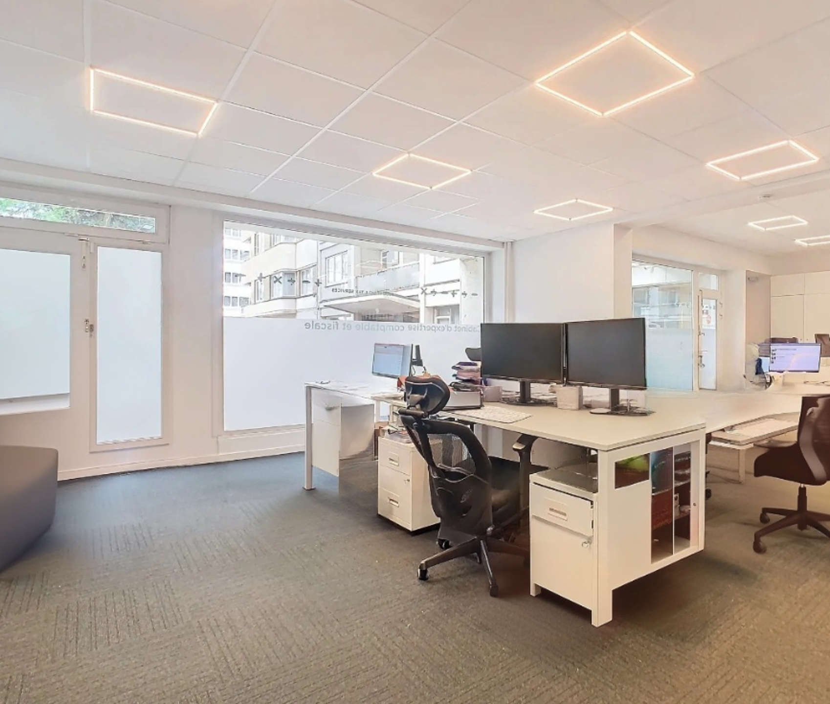 Commercial for rent in Etterbeek - photo 1