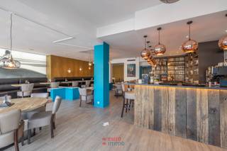 Dit pand heeft tal van troeven! Vooreerst is er een superieure ligging. Op de Kaai van Nieuwpoort vindt men namelijk de optimale combinatie van een...