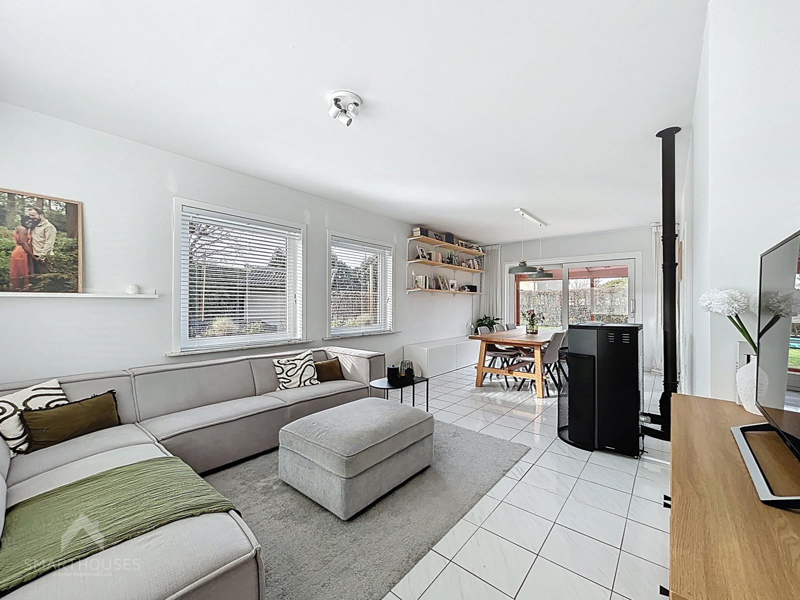 Ruime halfopen woning met 4 slaapkamers en garage - foto 3