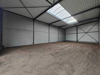 Nieuwbouw KMO-unit met een oppervlakte van 270 m² en 2 privatieve parkeerplaats te huur. Het casco magazijn is opgebouwd uit een staalconstructie...