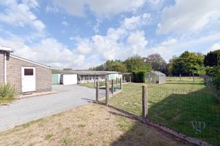 Ontdek het potentieel van deze degelijke bungalow, gelegen langsheen de Grenadierslaan op een ruim perceel van maar liefst 2.840 m².Bij het...