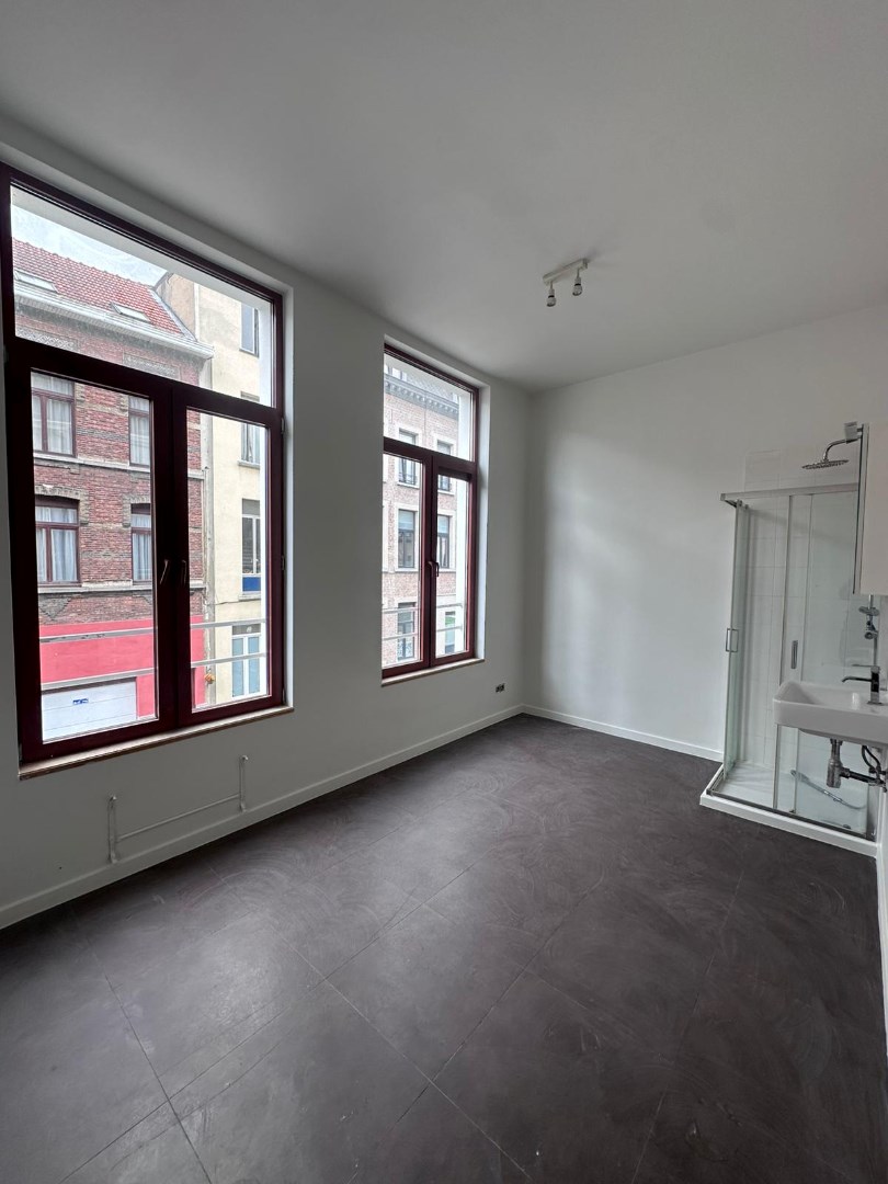 Appartement à louer à Anvers avec 15 chambres - photo 4